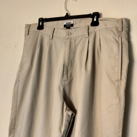 3/$12💥 BASIC CONCEPTS Men's pleated khaki pants dress pants church business - Picture 2 of 4